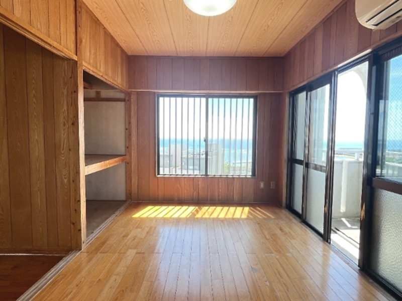 Seaside 2DK Apartment for Rent in Yomitan, Okinawa - Thumbnail 4