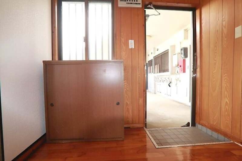 Seaside 2DK Apartment for Rent in Yomitan, Okinawa - Thumbnail 3
