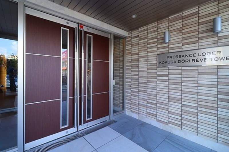 Modern 2LDK Apartment in Naha's Makishi Near International Street - Thumbnail 2