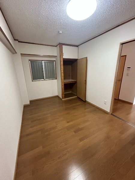 Renovated 3DK Apartment for Rent in Naha Kumoji, Okinawa - Thumbnail 3