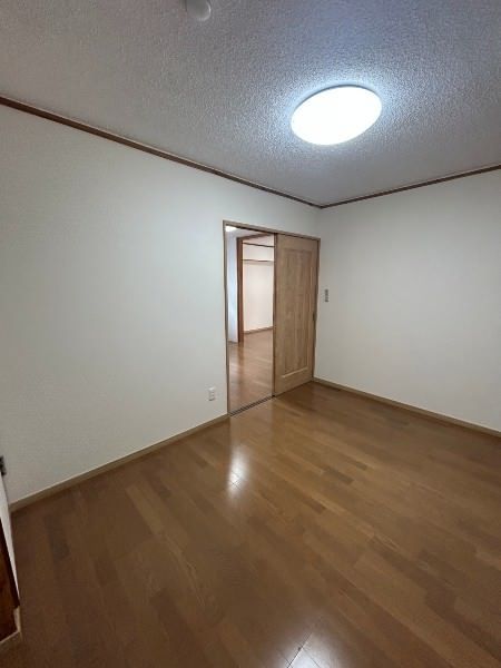 Renovated 3DK Apartment for Rent in Naha Kumoji, Okinawa - Thumbnail 4