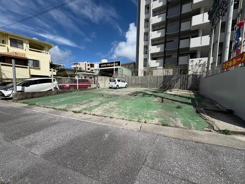 131 sqm Rental Land in Ginowan, Okinawa - High Visibility Location - Thumbnail 2