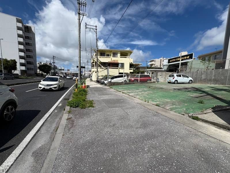 131 sqm Rental Land in Ginowan, Okinawa - High Visibility Location - Thumbnail 3