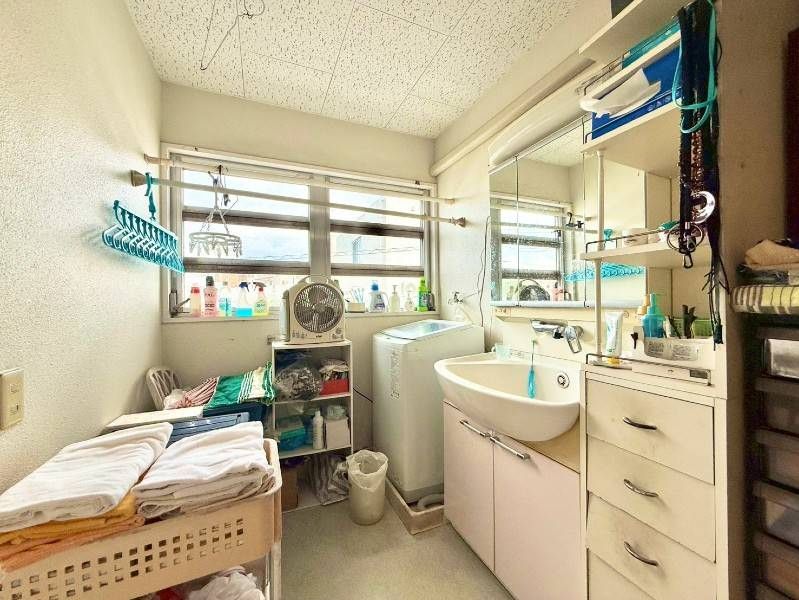 8LDK Business Residence in Yomitan with Ocean Views - Thumbnail 4