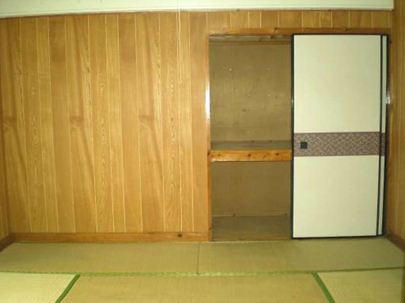2DK Apartment for Rent in Urasoe Shiroma, Okinawa - 40,000 Yen - Thumbnail 3