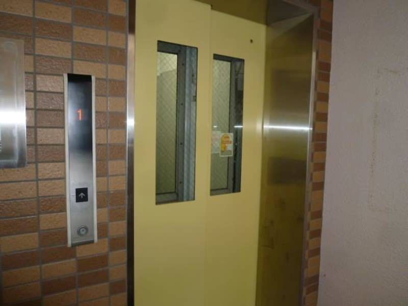 Palace Hikawa 1K Apartment for Rent in Naha, Okinawa - Thumbnail 2