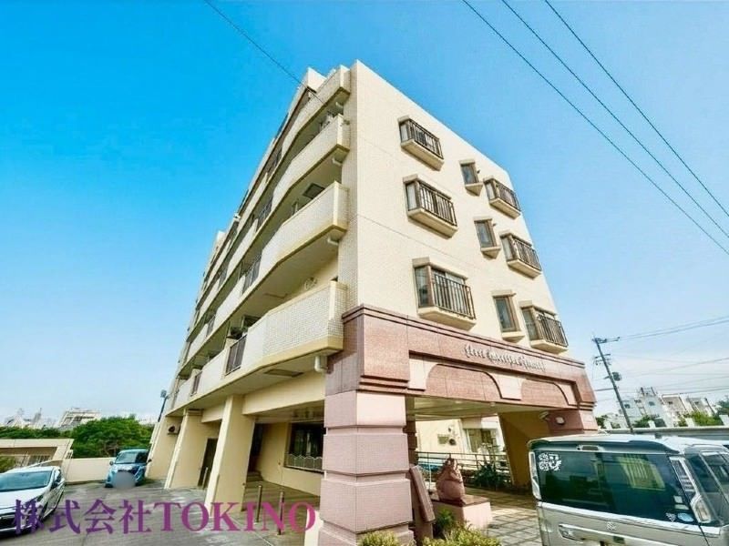 Lions Mansion Shimasashi 3LDK Apartment with Ocean View in Ginowan - Thumbnail 2