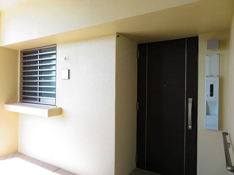Comfort Ginowan Oceanfront 2LDK Condo with Sea View for Sale - Thumbnail 3