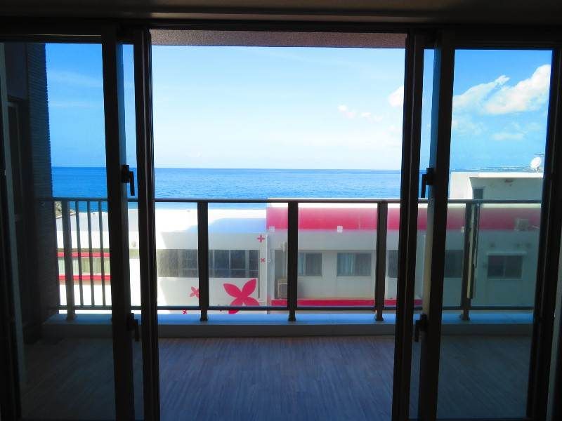 Comfort Ginowan Oceanfront 2LDK Condo with Sea View for Sale - Thumbnail 4