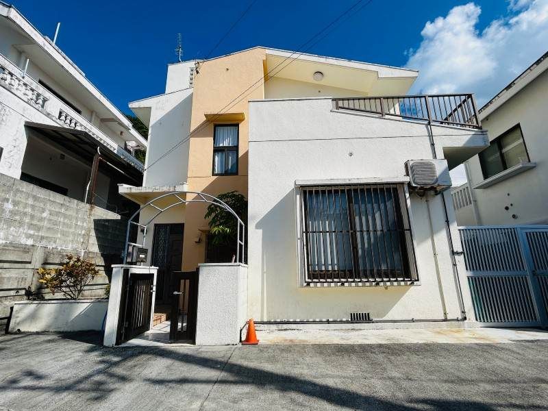 3LDK Ocean View House in Uruma, Okinawa with 3 Parking - Thumbnail 2