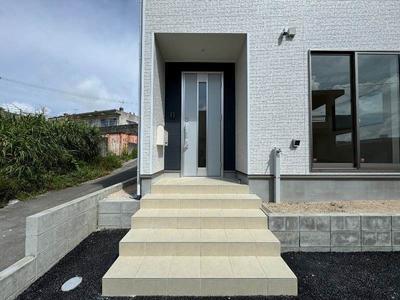 [Nishihara-cho Onatsu Building ①, total of 2 buildings] ✨? 0 yen moving fee + large cashback in progress ?✨ [Our affiliated interest rate from 0.284%] We can introduce you to "au Jibun Bank", the No. 1 bank in customer satisfaction for interest rates and group life insurance ❣️ Detached house for sale in Onatsu, Nishihara-cho (newly built, walk-in closet, system kitchen, intercom with monitor, 5LDK, 37.8 million yen) | Okinawa property information [Go Home] No. 11583-605 — Image 3, Nishihara, Okinawa