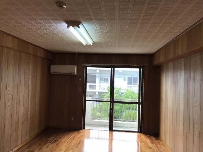 1R Apartment for Rent in Ginowan, Okinawa - 33,000 Yen - Thumbnail 2