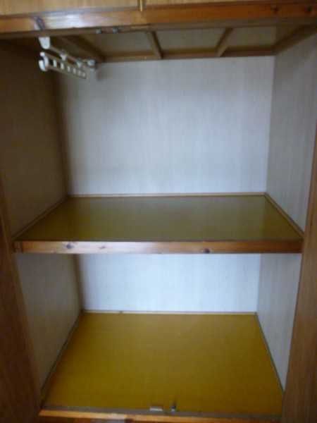 1R Apartment for Rent in Ginowan, Okinawa - 33,000 Yen - Thumbnail 4