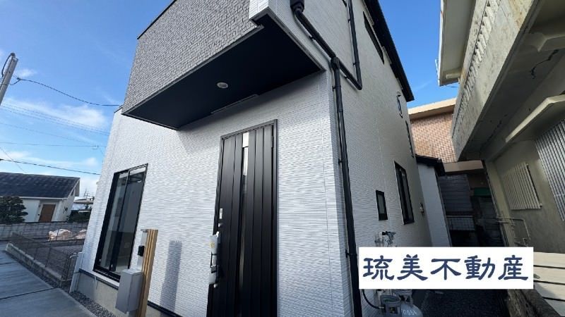 New 4LDK House in Uruma City, Okinawa with ZEH Spec & 2 Car Parks - Thumbnail 3