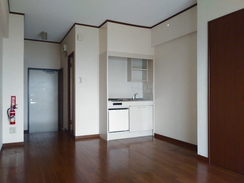 Mikawa Mansion II 1R Apartment for Rent in Okinawa City - Thumbnail 3