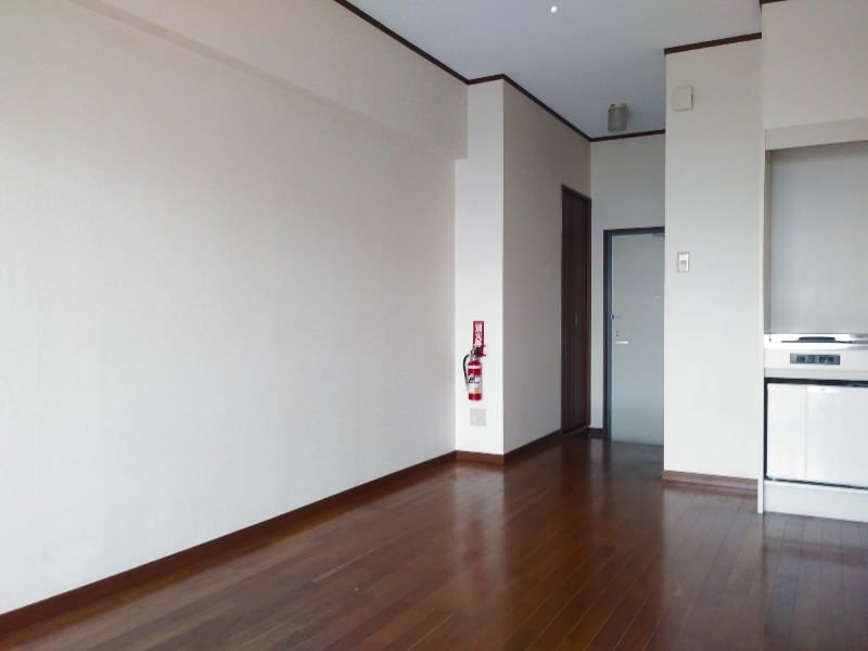 Mikawa Mansion II 1R Apartment for Rent in Okinawa City - Thumbnail 4