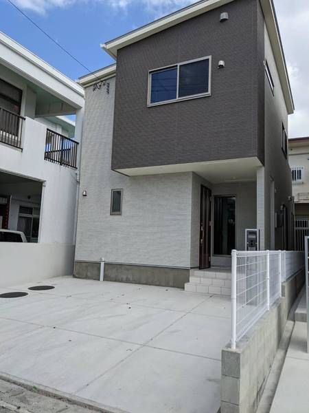 Modern 3LDK House for Rent in Tomigusuku, Okinawa with Solar Power - Thumbnail 3