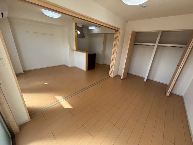Forcia Koga II 2LDK Apartment for Rent in Okinawa City - Thumbnail 3