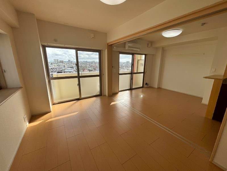 Forcia Koga II 2LDK Apartment for Rent in Okinawa City - Thumbnail 4