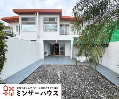 Oceanview Condo in Motobu Hills with Jacuzzi — Image 1, Motobu, Okinawa