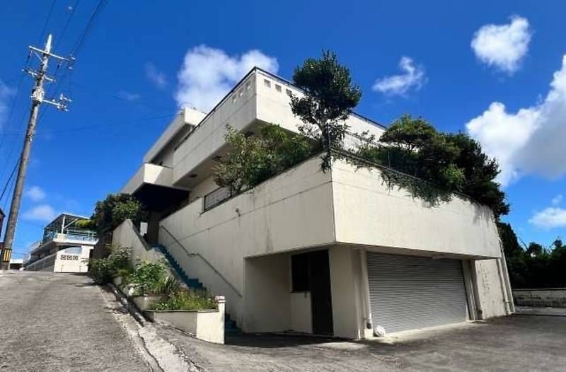 4LDK Reinforced Concrete House for Sale in Uruma, Okinawa - Thumbnail 3
