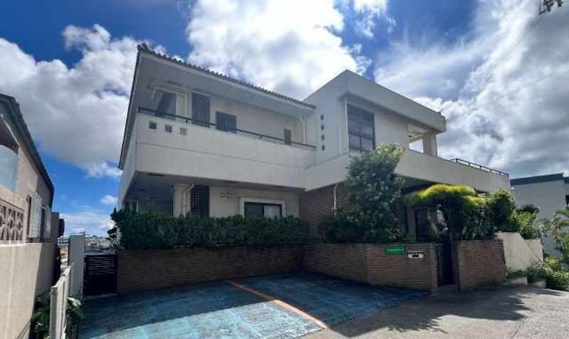 4LDK Reinforced Concrete House for Sale in Uruma, Okinawa - Thumbnail 2