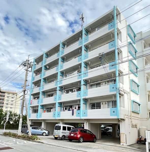 2LDK Corner Apartment for Rent in Uruma City, Okinawa - Thumbnail 2