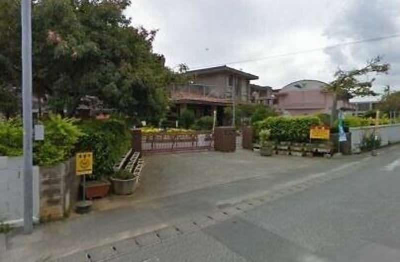 2DK Apartment for Rent in Haebaru, Okinawa with Separate Bath/Toilet - Thumbnail 2
