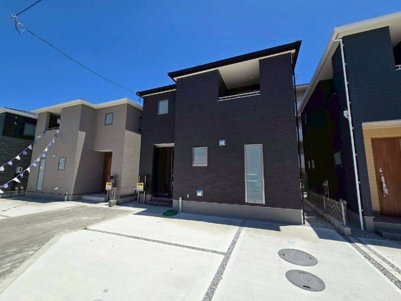 New 3LDK House for Sale in Uruma City, Okinawa - Thumbnail 2