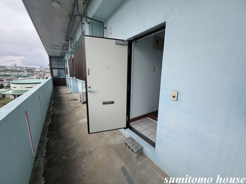 Ocean Crest 3LDK Apartment for Rent in Okinawa City - Thumbnail 2