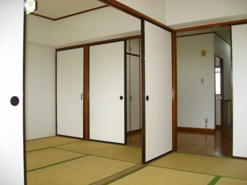 Pet-Friendly 3DK Apartment for Rent in Urasoe, Okinawa - Thumbnail 2