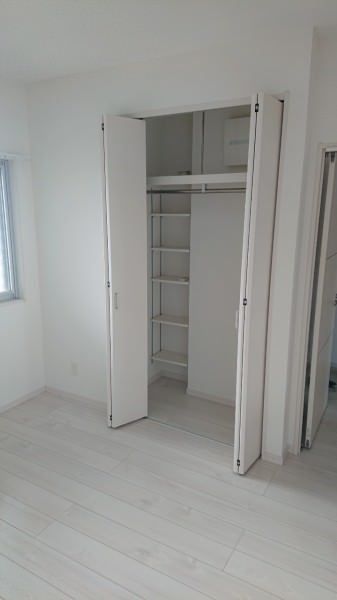3LDK Apartment in Hiyagon, Okinawa City | 61.4 sqm, 2017 Build - Thumbnail 4