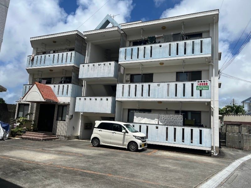 3LDK Apartment for Rent in Yaese Town, Okinawa - Thumbnail 2