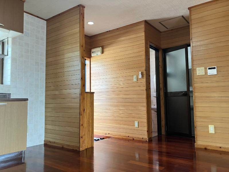 2DK Apartment for Rent in Urasoe City, Okinawa - Thumbnail 3