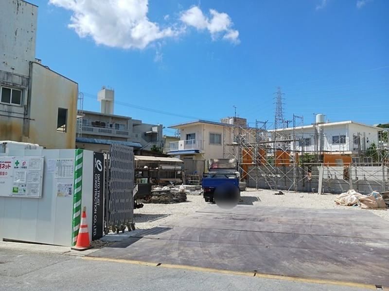 New 2LDK Pet-Friendly Apartment for Rent in Okinawa City - Thumbnail 2