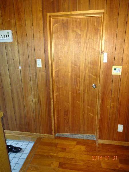 2LDK Apartment for Rent in Uruma, Okinawa - 50,000 Yen - Image 1