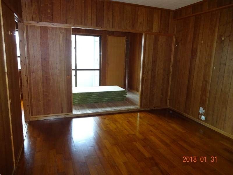 2LDK Apartment for Rent in Uruma, Okinawa - 50,000 Yen - Thumbnail 4