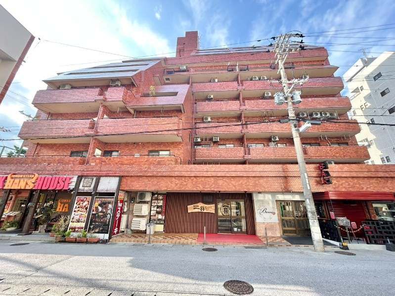 Renovated 2LDK Apartment with Balcony in Naha, Okinawa - Image 1