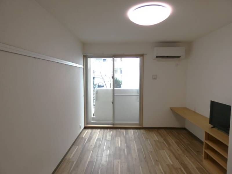 New 1K Apartment for Rent in Naha, Okinawa with Free Internet - Thumbnail 4