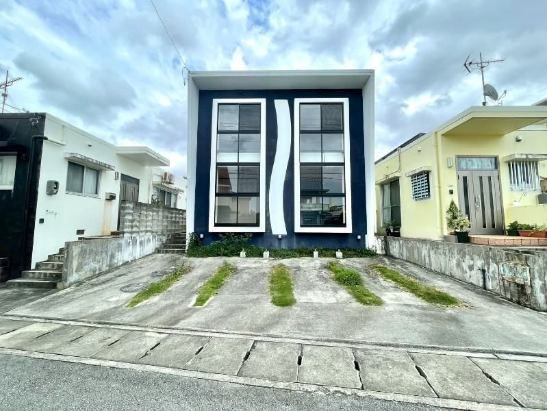 4LDK Detached House for Sale in Yomitan Village, Okinawa - Thumbnail 2