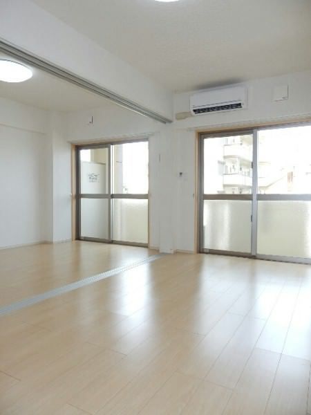 1LDK Apartment for Rent in Ginowan, Okinawa - 69,000 Yen - Thumbnail 4