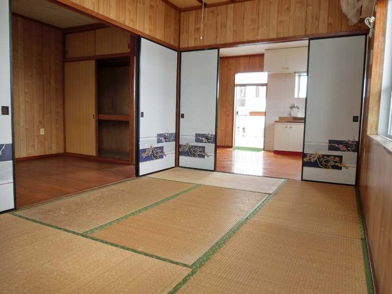 2DK Apartment for Rent in Ginowan City, Okinawa - Thumbnail 4