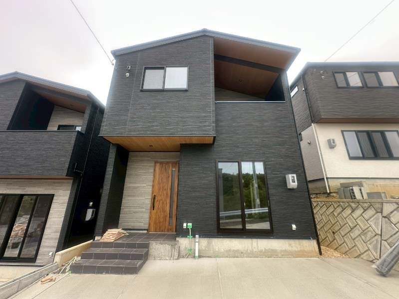 New 4LDK House for Sale in Okinawa City, Noborikawa - Thumbnail 3