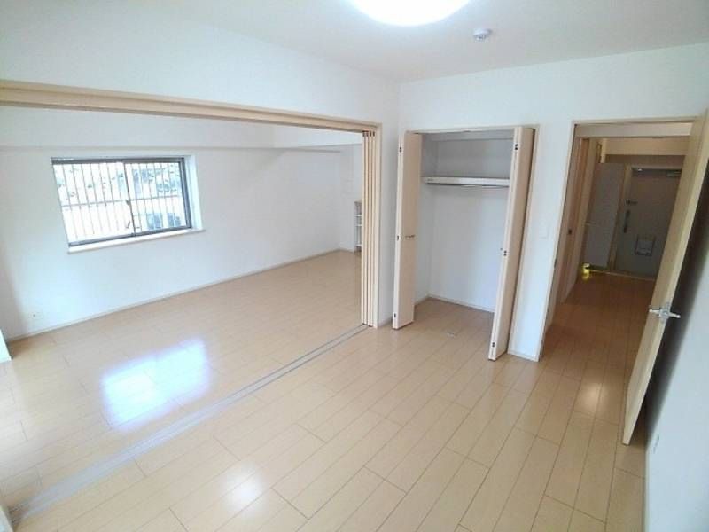 2LDK Apartment for Rent in Tomigusuku City, Okinawa - Thumbnail 4