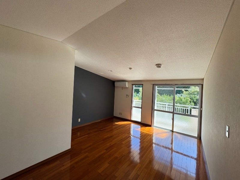 1R Apartment for Rent in Tomigusuku, Okinawa with Free Parking - Thumbnail 4