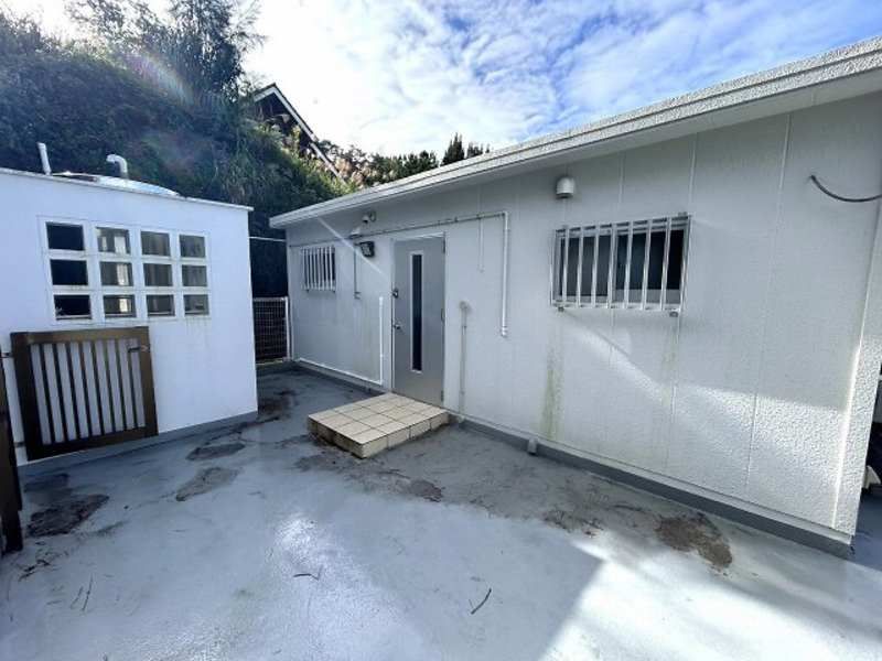 Onna Village Terrace House with 2-Car Parking in Okinawa Resort - Thumbnail 2