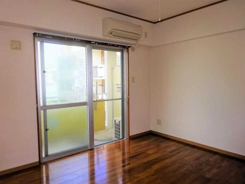 1DK Apartment for Rent in Naha's Tsuboya, Near Makishi Station - Thumbnail 4