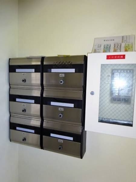 1DK Apartment for Rent in Naha's Tsuboya, Near Makishi Station - Thumbnail 3