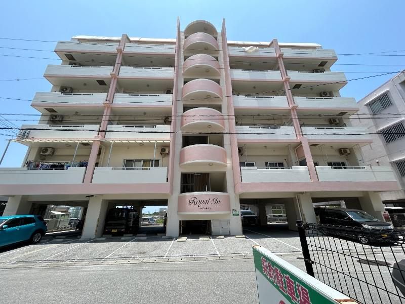 Royal Inn 2DK Apartment for Rent in Naha City, Okinawa - Thumbnail 2