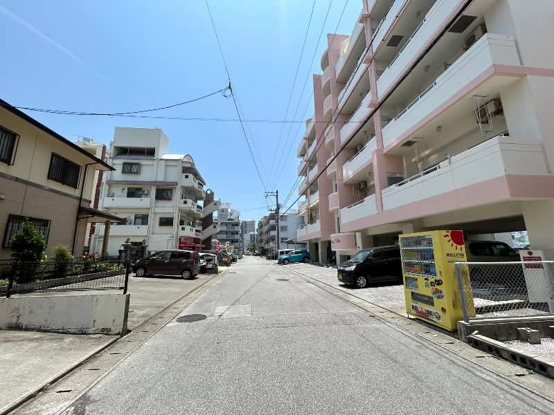 Royal Inn 2DK Apartment for Rent in Naha City, Okinawa - Thumbnail 3